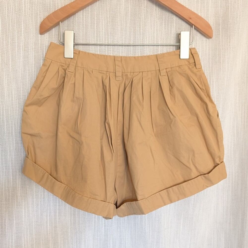 Doen High-Waist Pleated Shorts in Camel - Picture 5 of 9